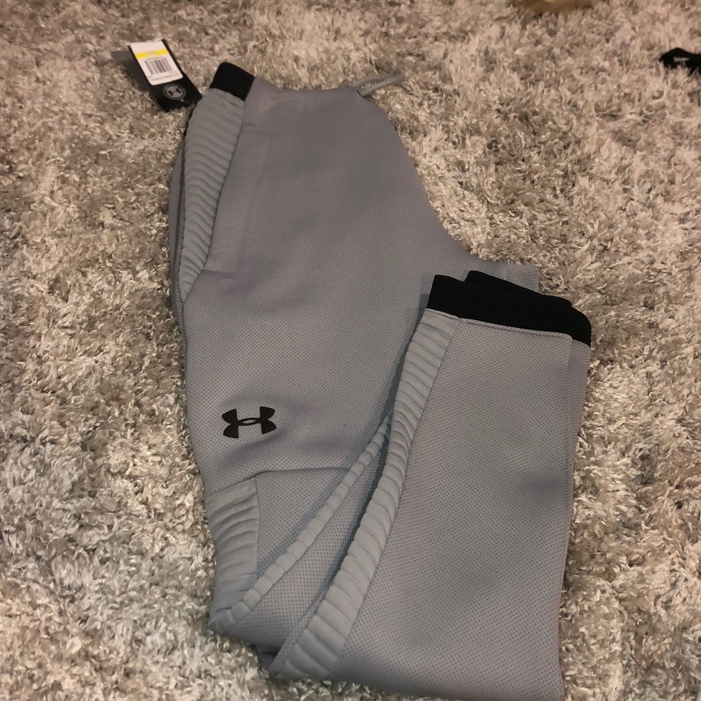 🔥 Under Armour Men’s Joggers 🔥